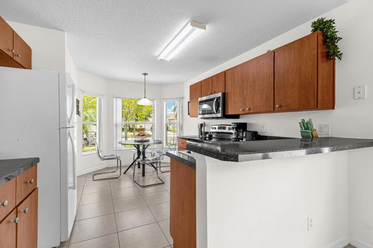 Glamorous House In Disney Area Heatable Private Pool 基西米 外观 照片